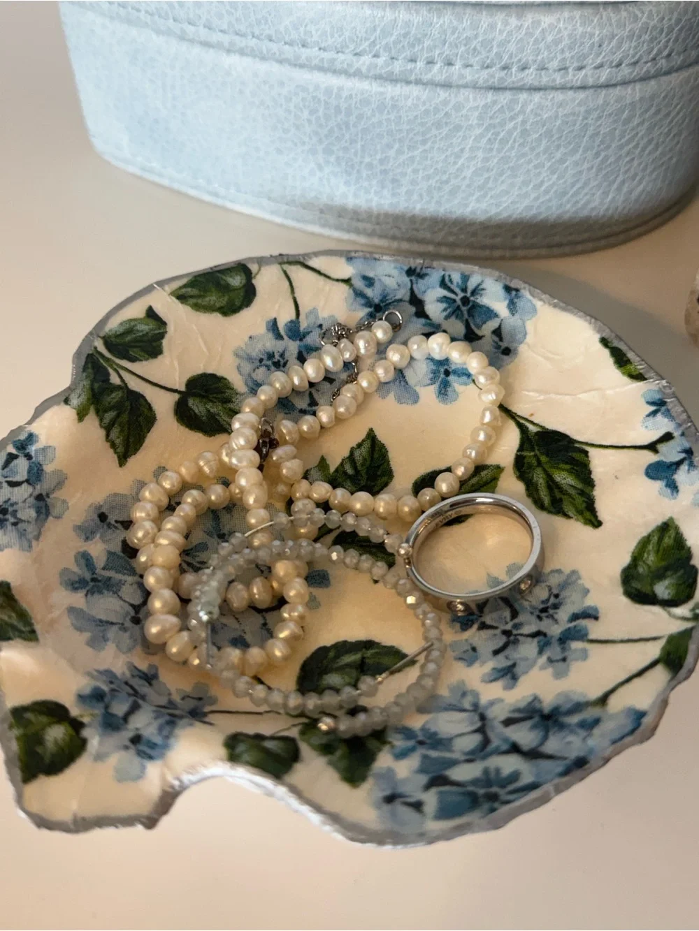 Handmade Floral Seashell Jewelry Dish🩵